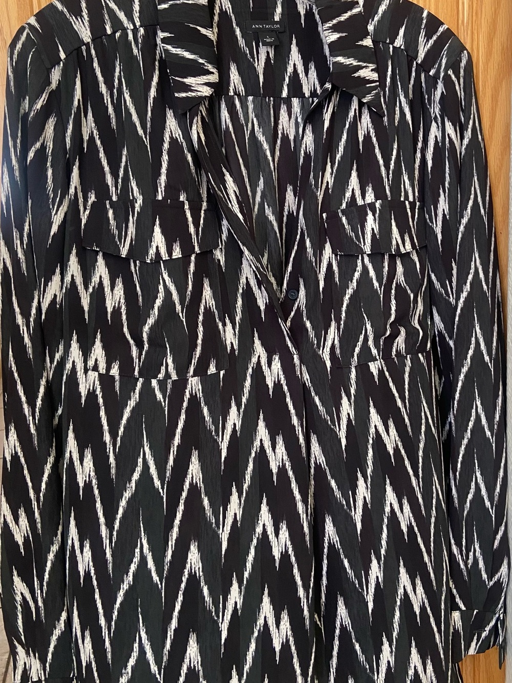 Ann Taylor Black and White Ikat-Style Button Front Blouse